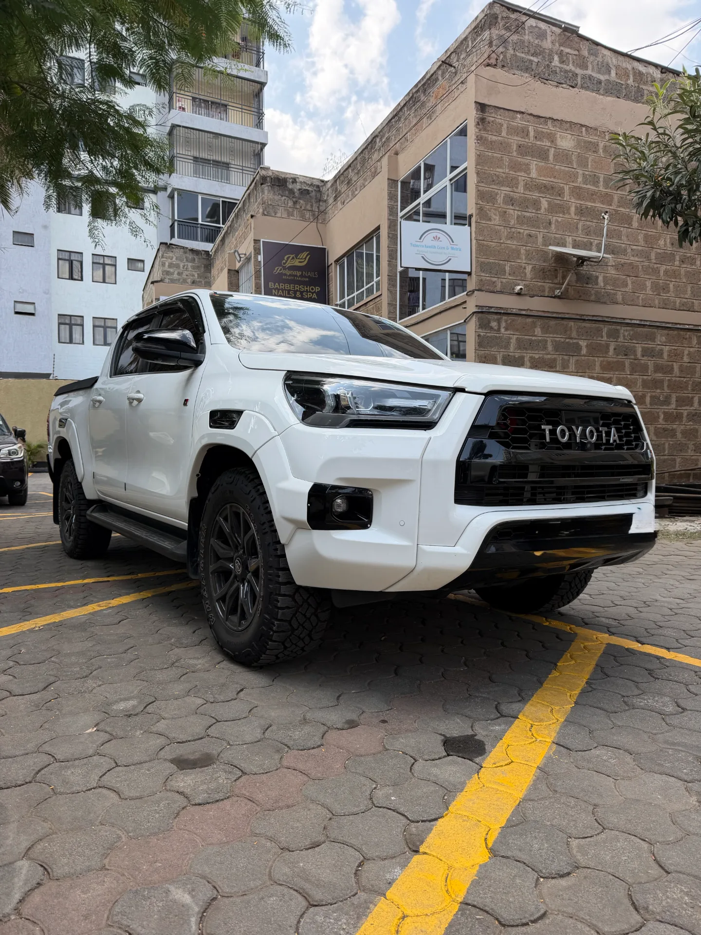 Toyota Hilux · photo